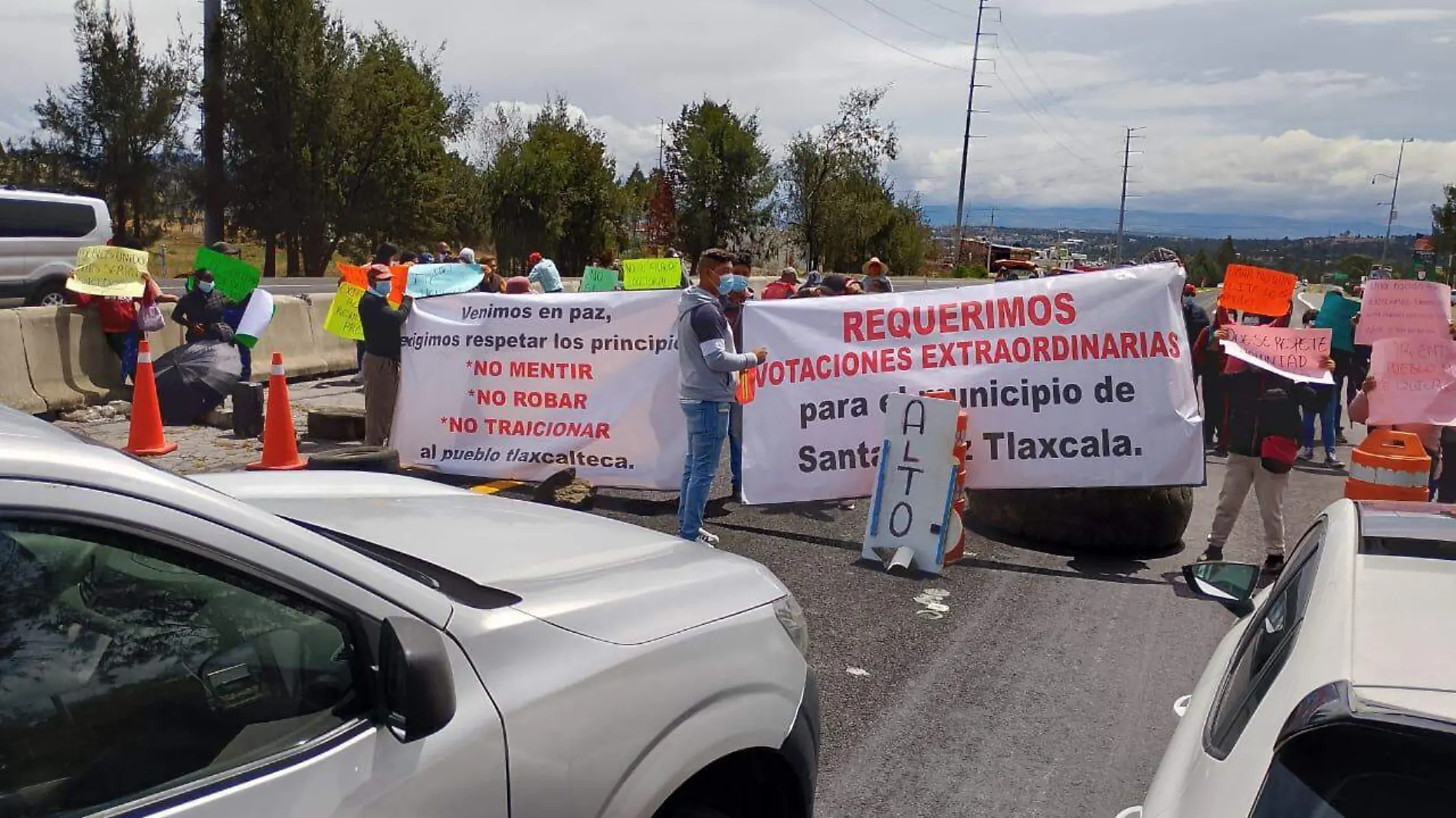 continúqa cierre vial carreta Apizaco pobladores de Santa Cruz Tlaxcala (2)